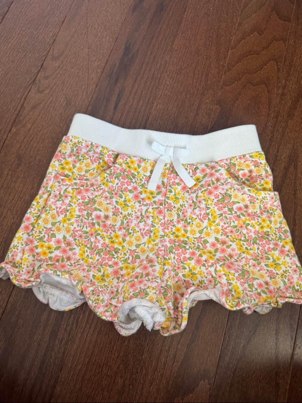 Girls Floral Scallop Hem Shorts - White Waistband